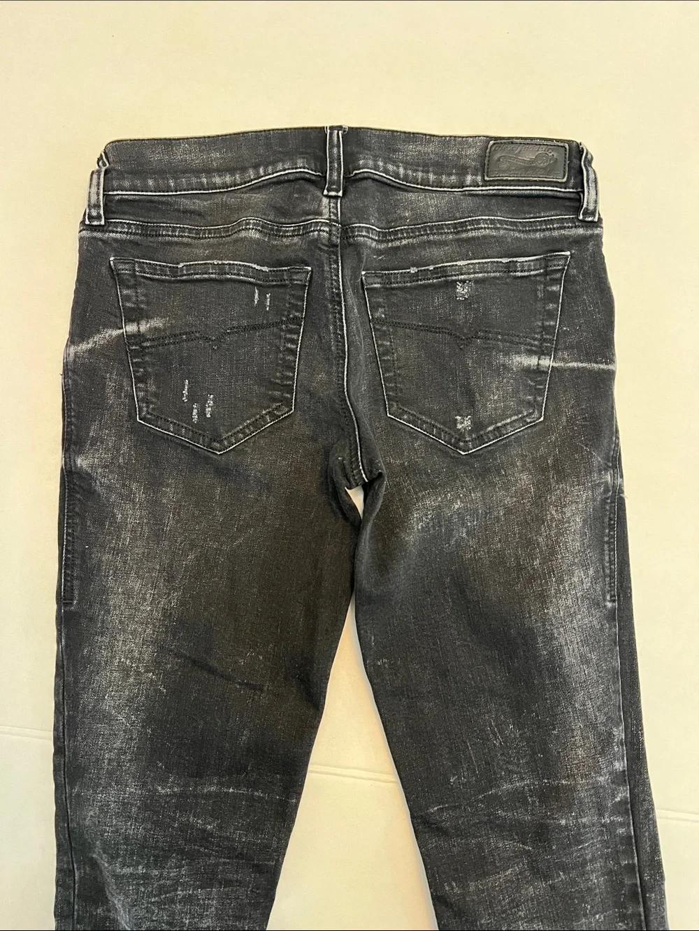 DIESEL WOMEN’S GRUPEE SUPER SLIM- SKINNY LOW WAIST DISTRESSED BLACK/GRAY 27x30